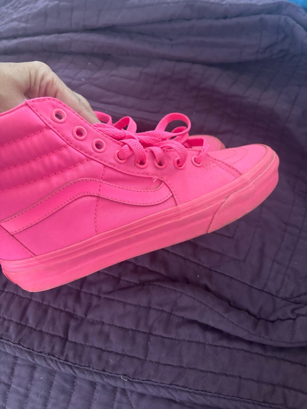 Bright Pink High-Top monocanvas Sneakers - vans